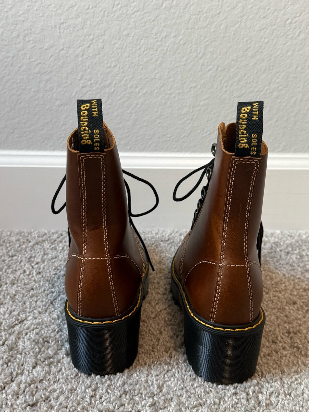 Dr. Martens Leona Lace-Up Boots - Picture 4 of 15